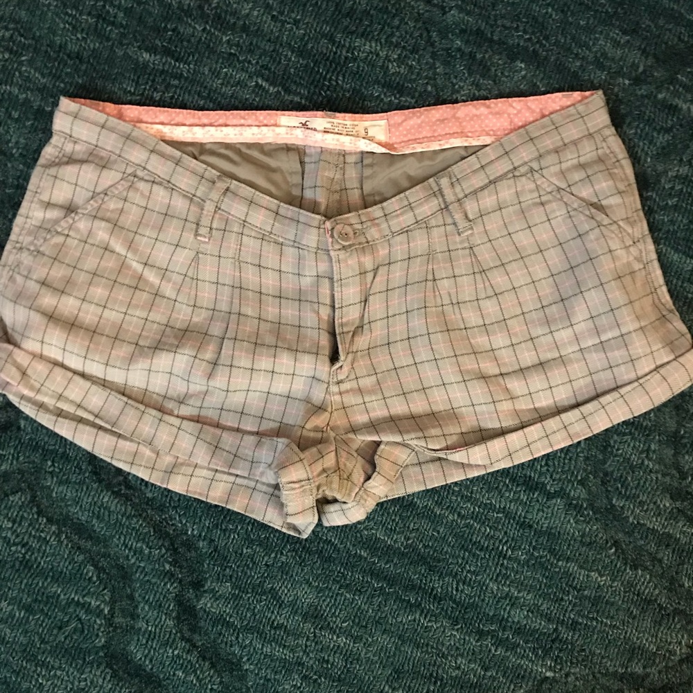 Hollister size 9 plaid shorts cuffed